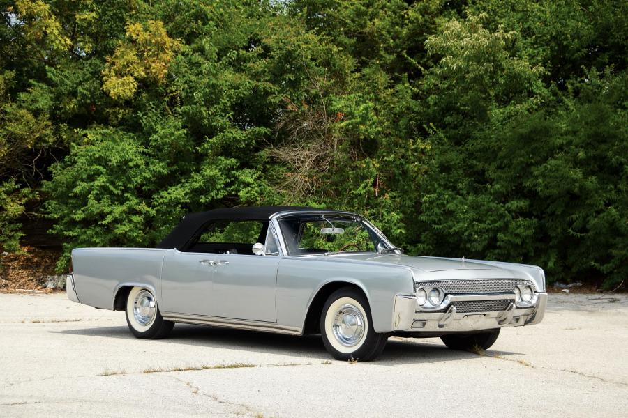  Lincoln Continental Convertible (74A) 1961 года  (фото 13 из 30)